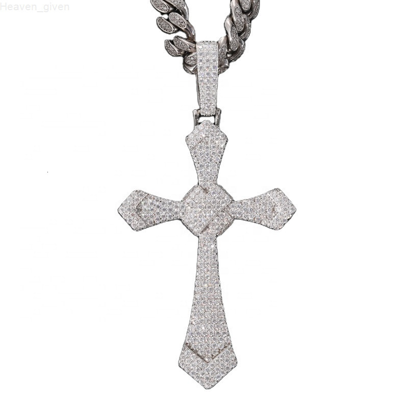 Hot Sale Fashion Iced Out Full Diamond Moissanite/Zircon Cross Pendant for Necklaces