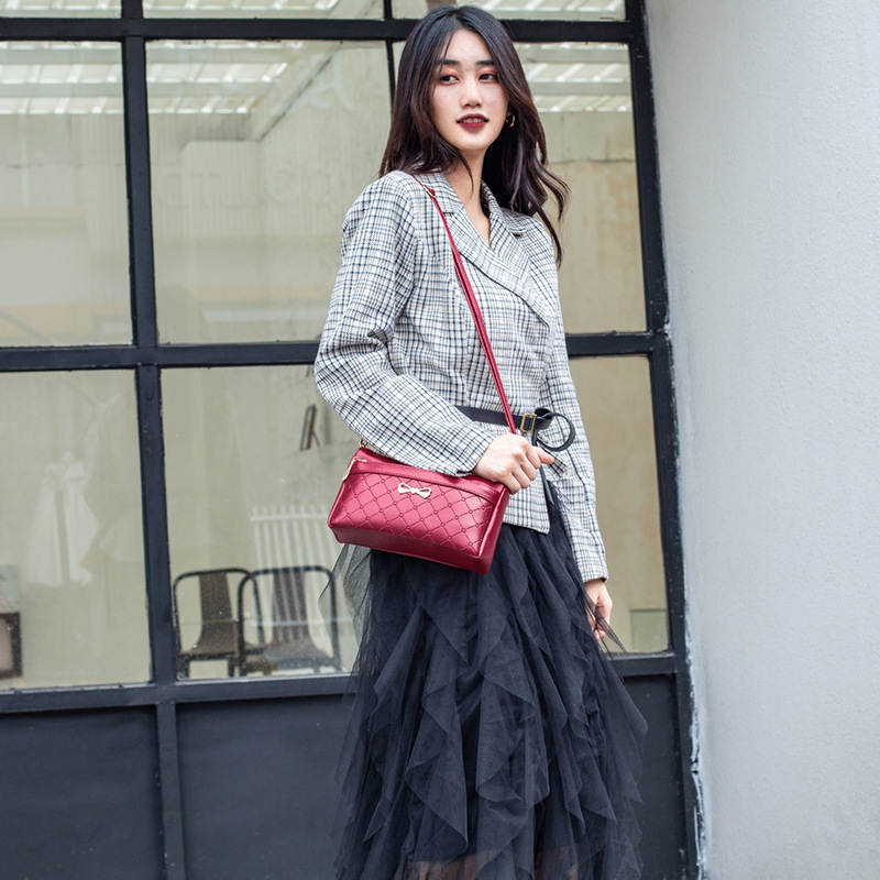 2025 Autumn Women's Shoulder Bag Women's Bag Stall Source Retro Six Layer Grocery Bag Lightweight Women's Shoulder Bag Designer Bag Tre