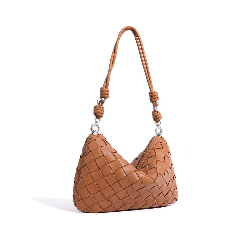 New high-end handheld mobile phone drawstring beach bag mini hand-woven women's underarm shoulder dumpling bag