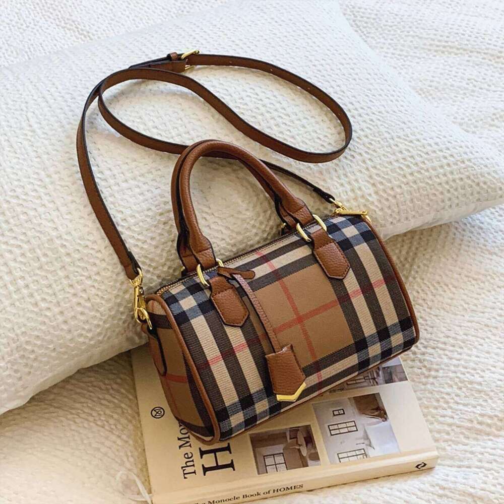 Classic Stripe Plaid Pattern Shoulder Bag PU Large Capacity Crossbody Tote Adjustable Strap Zip Closure Handbag For Daily Use