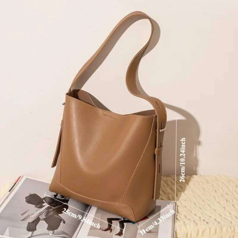 New Fashion Women's Tote High-end Large Capacity Bucket Soft Leather Multifunctional Practical Crossbody Bag Cabas
