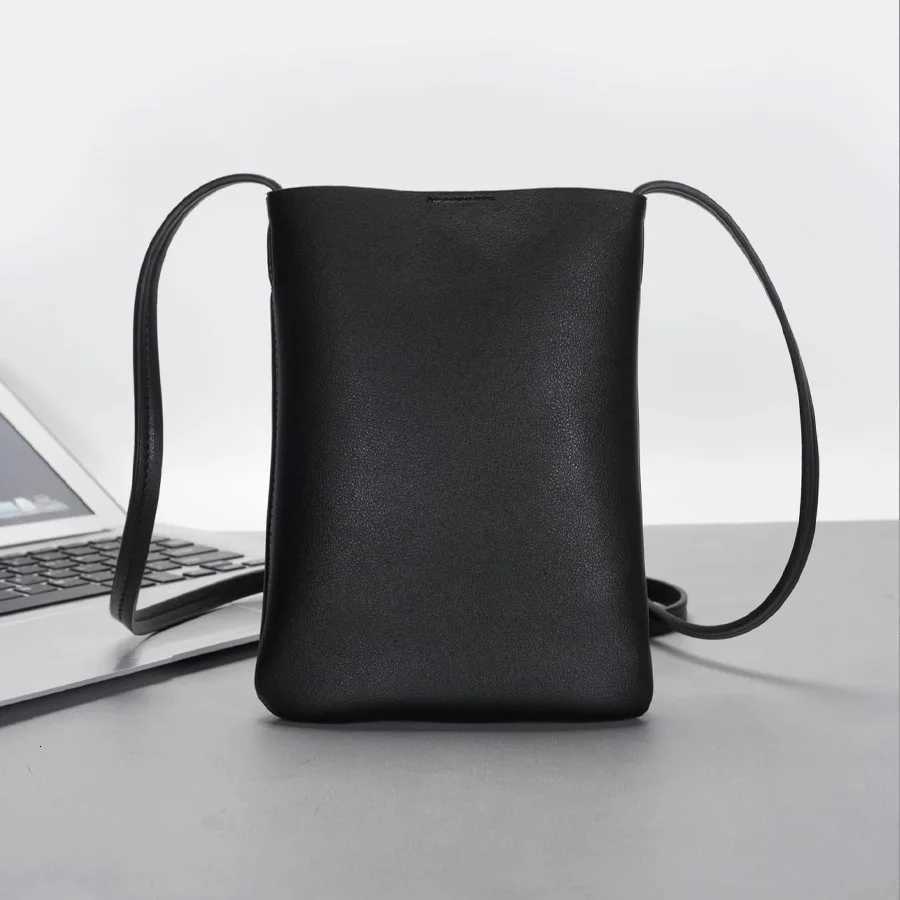 Women Leather Small Crossbody Bag Black Cell Phone Bag Lightweight Fashion Shoulder Bag Ladies Travel Purse Y250819