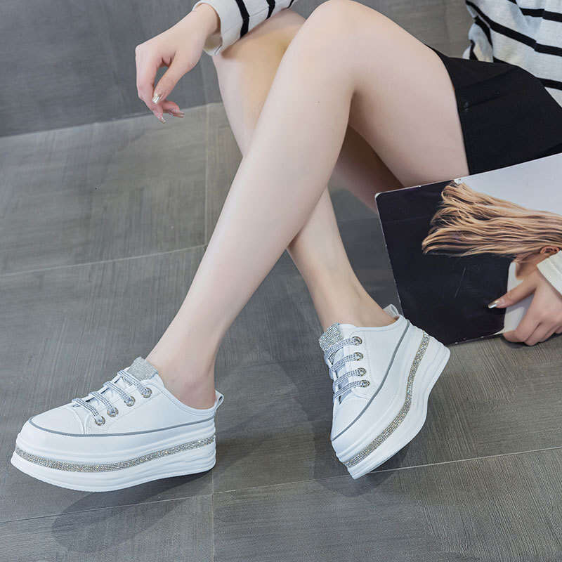 Thick-Soled Platform Rhinestone Outdoor Wear, Lazy Closed-Toe Slippers, 2025 Spring/Summer New White Casual Slippers for Women