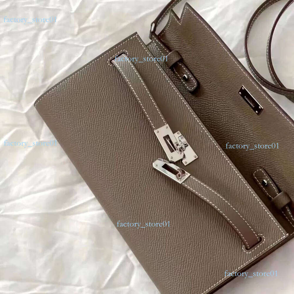 19A Classic Purse Designer To Go Wallet Fashion Crossbody Shoulder Bag 20Cm In Imported Italian Leather With Plated Hardware