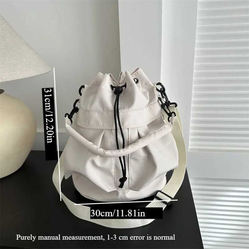Simple and large-capacity handbag fashionable bucket bag womens bag personalized shoulder messenger bag. Y250819
