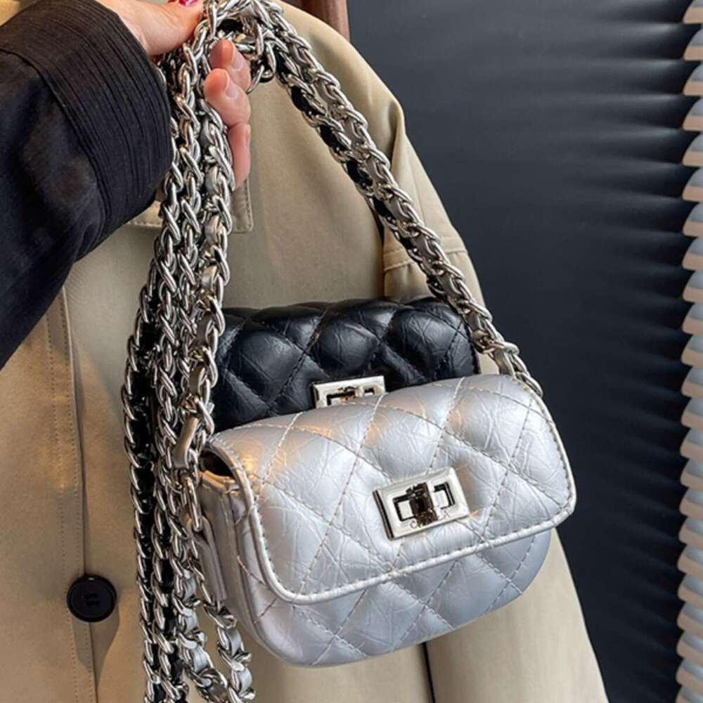 Designer Quilted Embroidery 2025 New Women's Summer Trendy Chain Crossbody Super Popular Mini Small Bags Square Bag