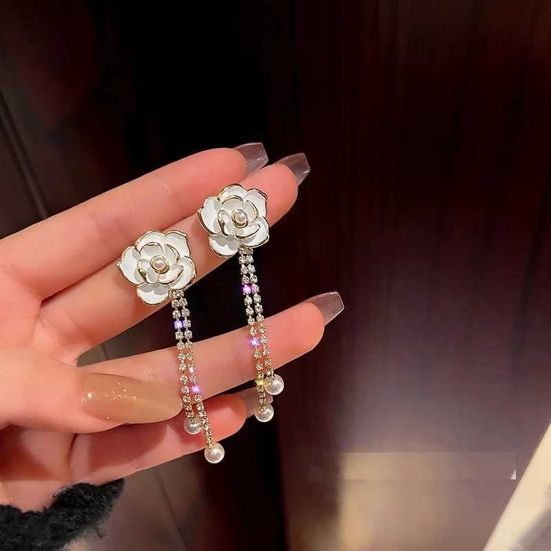 2024 Vintage Camellia Pearl Crystal Earrings for Women Luxury Quality Womens Jewelry Earring Pendant G250820