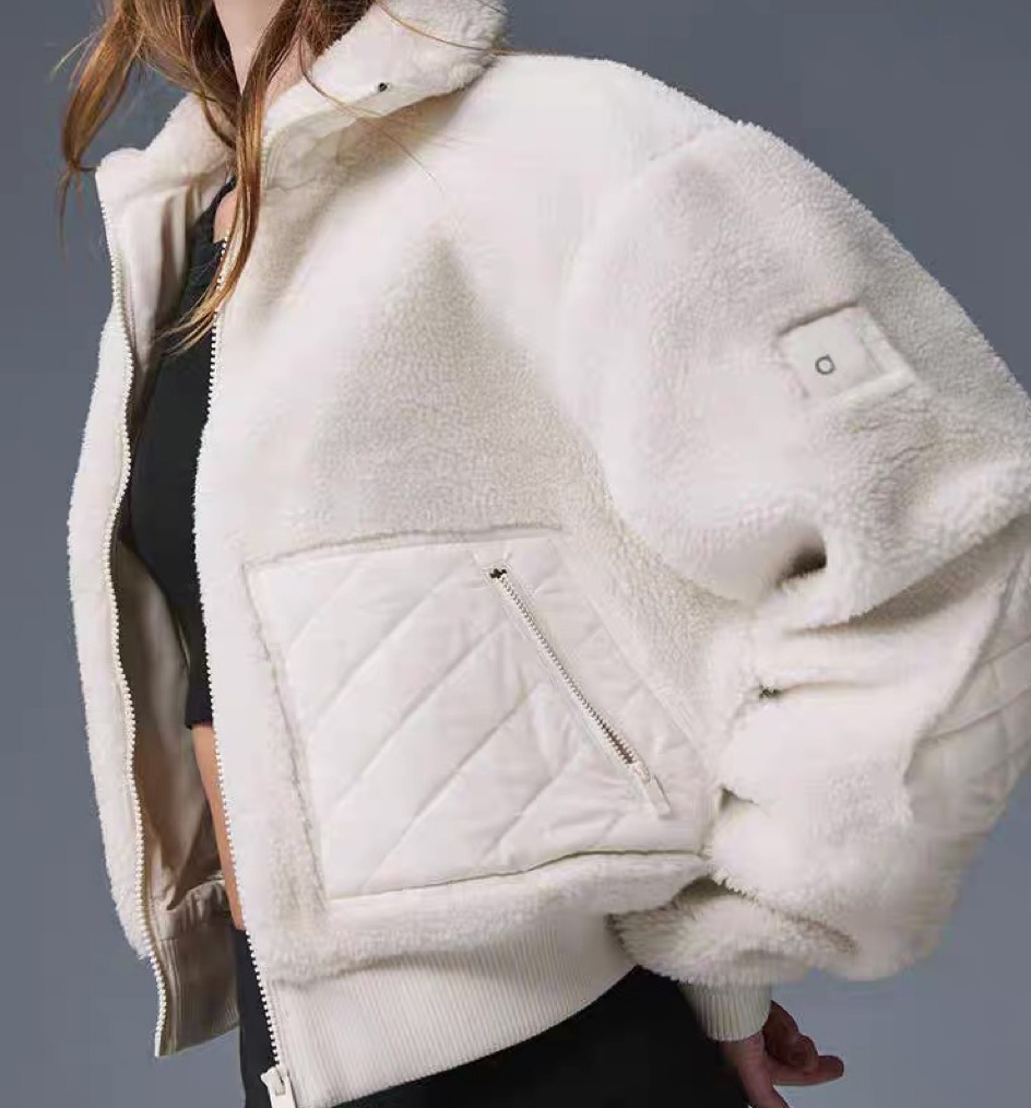 New designer womens Autumn and winter brown lambhair hooded short jacket thick and warm sporty and casual stand up collar zipper jacket top sports jacket