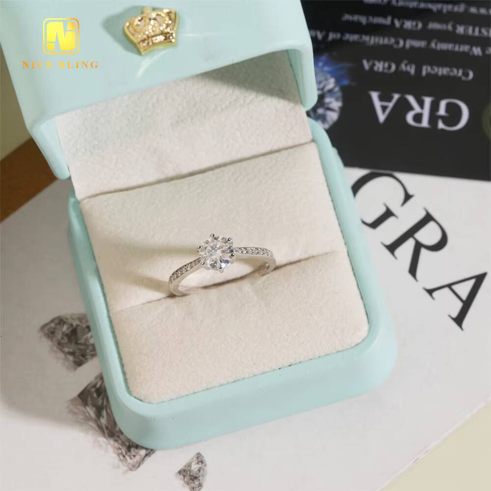 Fashion Classical Round Shaped Eternity Trendy Moissanite Wedding Ring 6 Claws Round Brilliant Cut Moissanite Engagement Ring