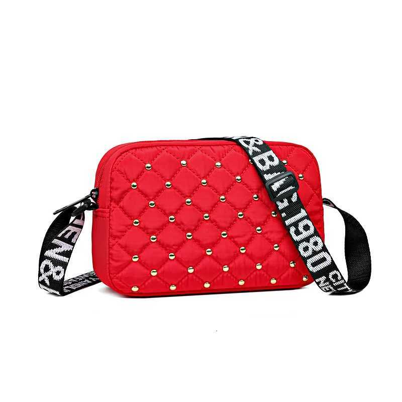 Neutral style bag for men and women with a cross-body design suitable for travel and photography. Made of nylon material. Y250819