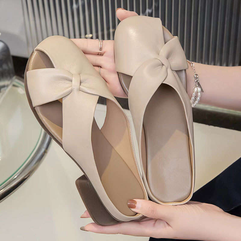 2025 Summer Outer Wear Top Layer Cowhide Casual Mules Hollow Closed Sandals Comfortable Round Toe Chunky Heel Women's Slippers