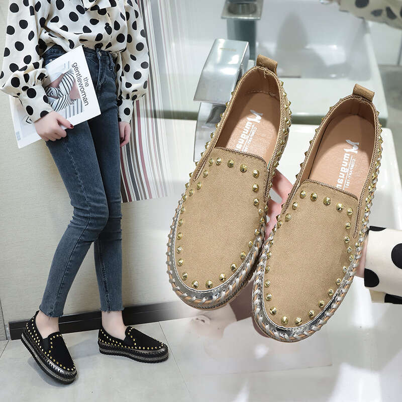 Plus Size Casual Single 2021 Spring and Autumn New Loafers Thick Bottom Flat Rivet fashion Women Shoes