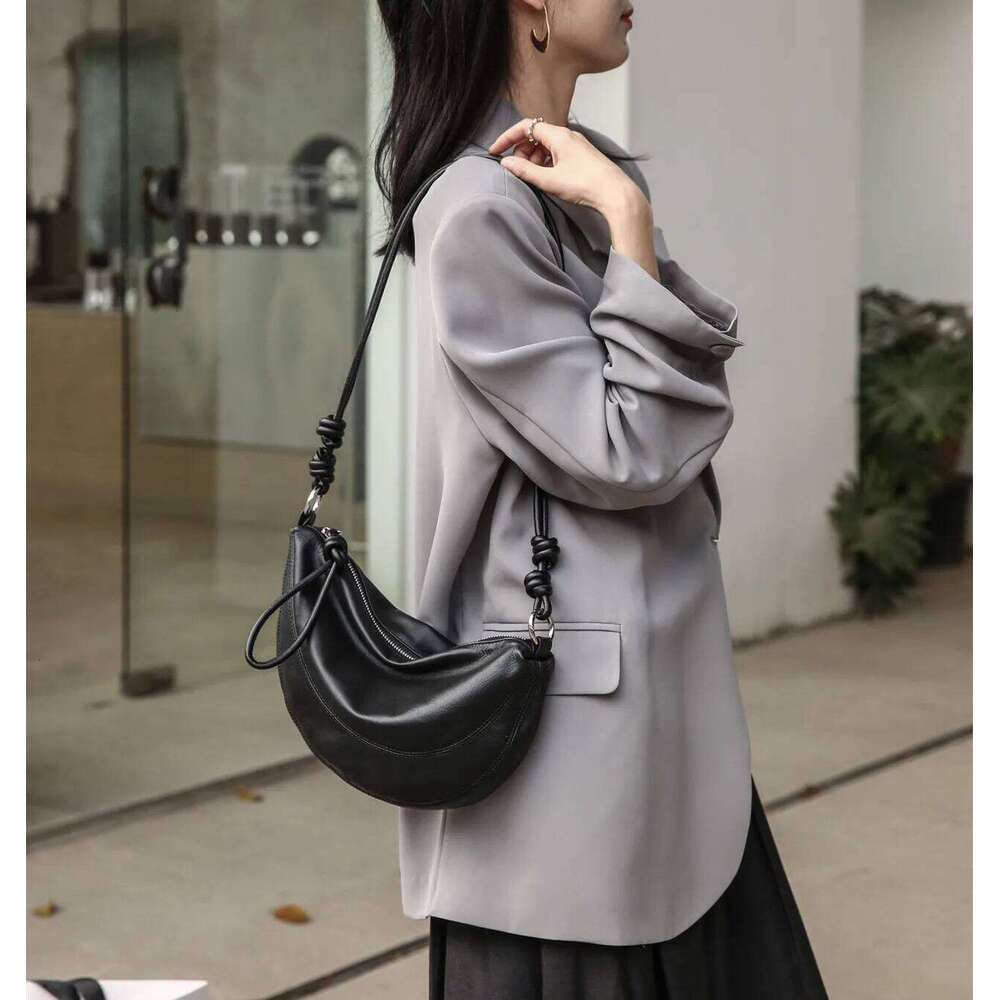 Designer Bags Niche Style Half-Moon Shape Flap Saddle Small First Layer Cow Leather Women Shoulder High-End Daily-Use Crossbody Bag Luxury Bag