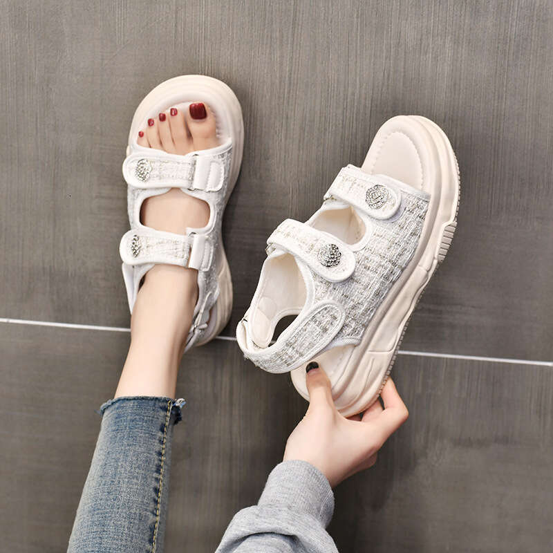 2023 Summer Shoes Beach Casual Party Fashion Versatile Thick-Soled Sandals Women's Factory Direct