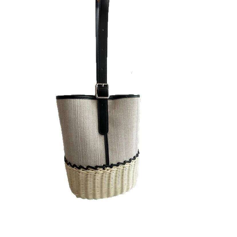 NEW Vacation Style Leather Splicing Handmade Designer Bag Summer 2025 Beach Handbags Crossbody Large Bucket Womens Bags