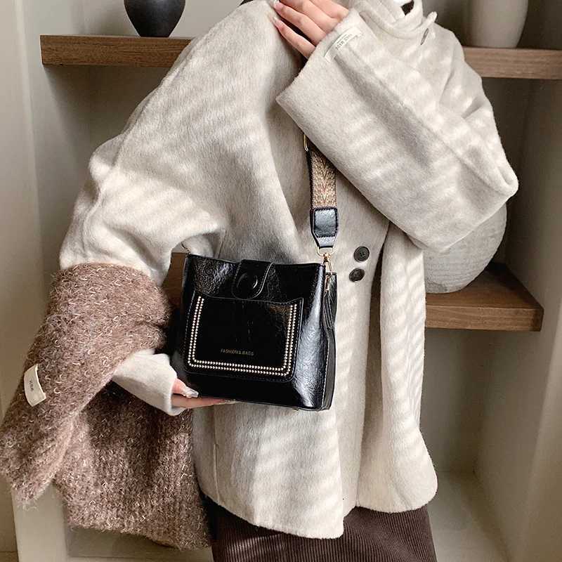 Vintage Simple PU Leather Bucket Crossbody Bags for Women Designer Handbagt Lady Black Shoulder Bag Y250819