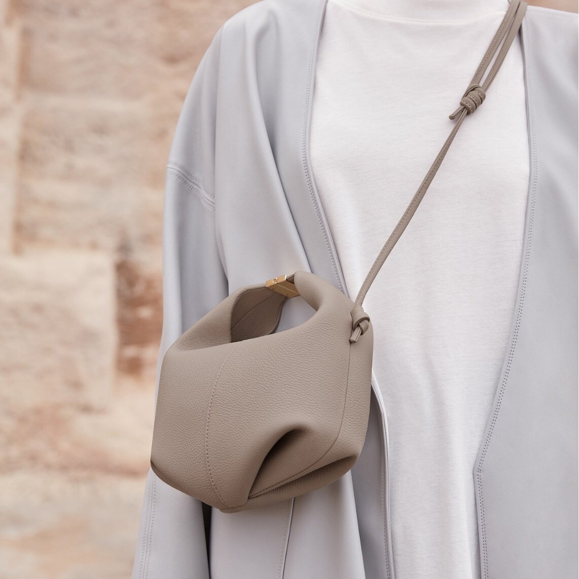 2025 Autumn French style niche shoulder bag genuine leather women's shoulder bag crossbody bag women's crossbody bag designer bag women'