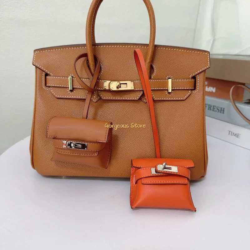 Super Link Mini Long Style Crocodile Pattern Bag Pendant Car Keychain Gift Female Exquisite Creative Earphone Cute Bag Pendant XJ250820