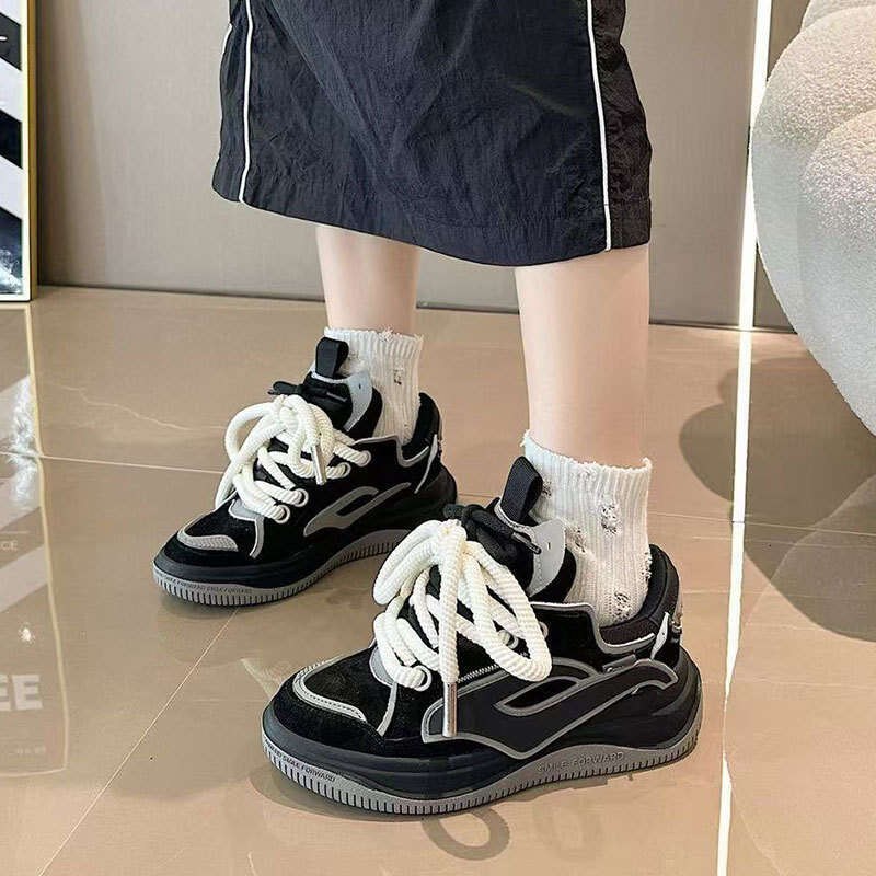 2025 New Zhao Miss Rocket White for Women Couples Niche Bread Shoes Wu Lei Same Style Sneakers