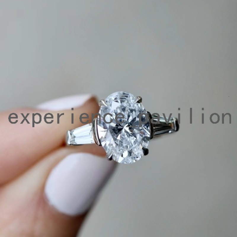 Custom GRA Oval Moissanite Diamonds 18K White Gold Trilogy Engagement Wedding Fine Jewelry Rings Moissanite Ring