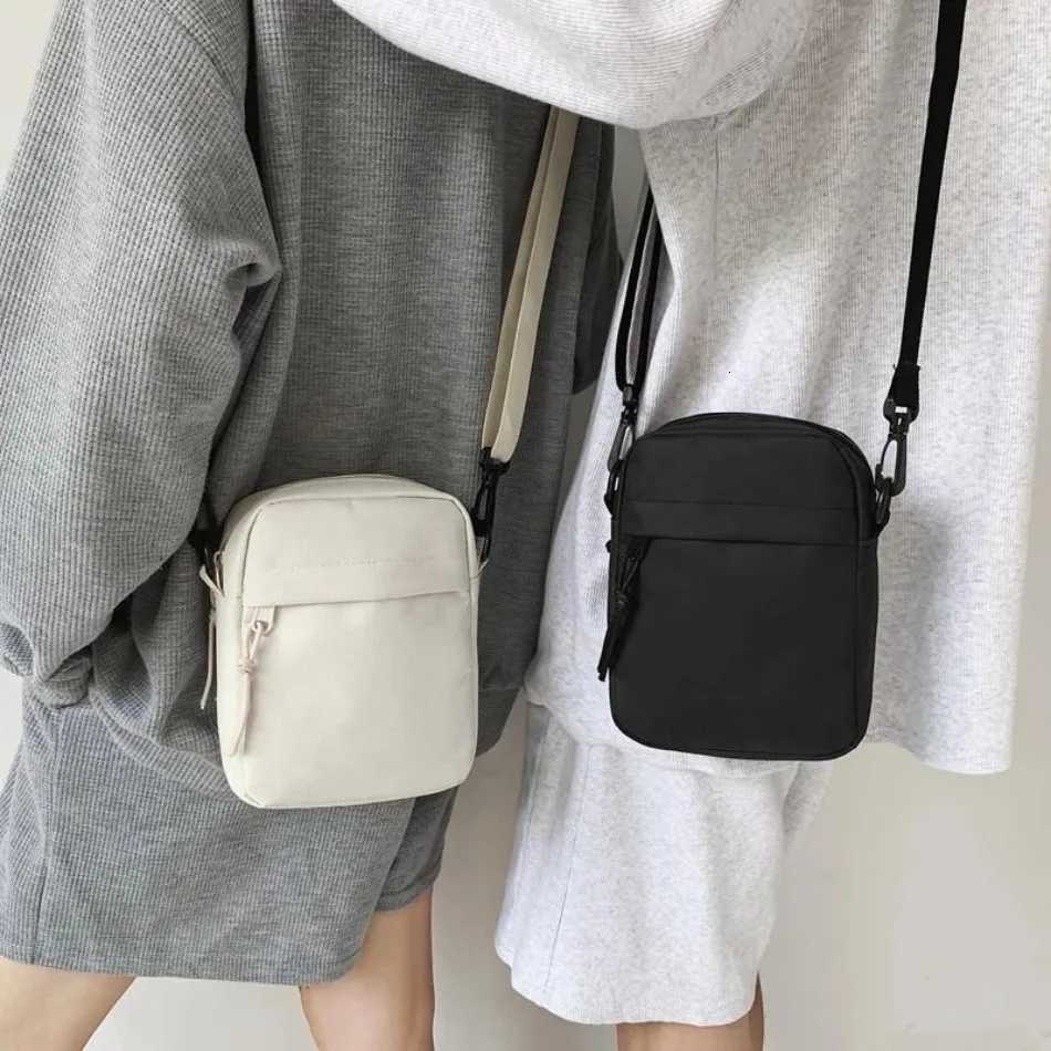 1 Pcs Messenger Bags for Men Casual Canvas Small Zipper Crossbody Pouch Simple Small Crossbody Shoulder Bag Men Bag Y250819