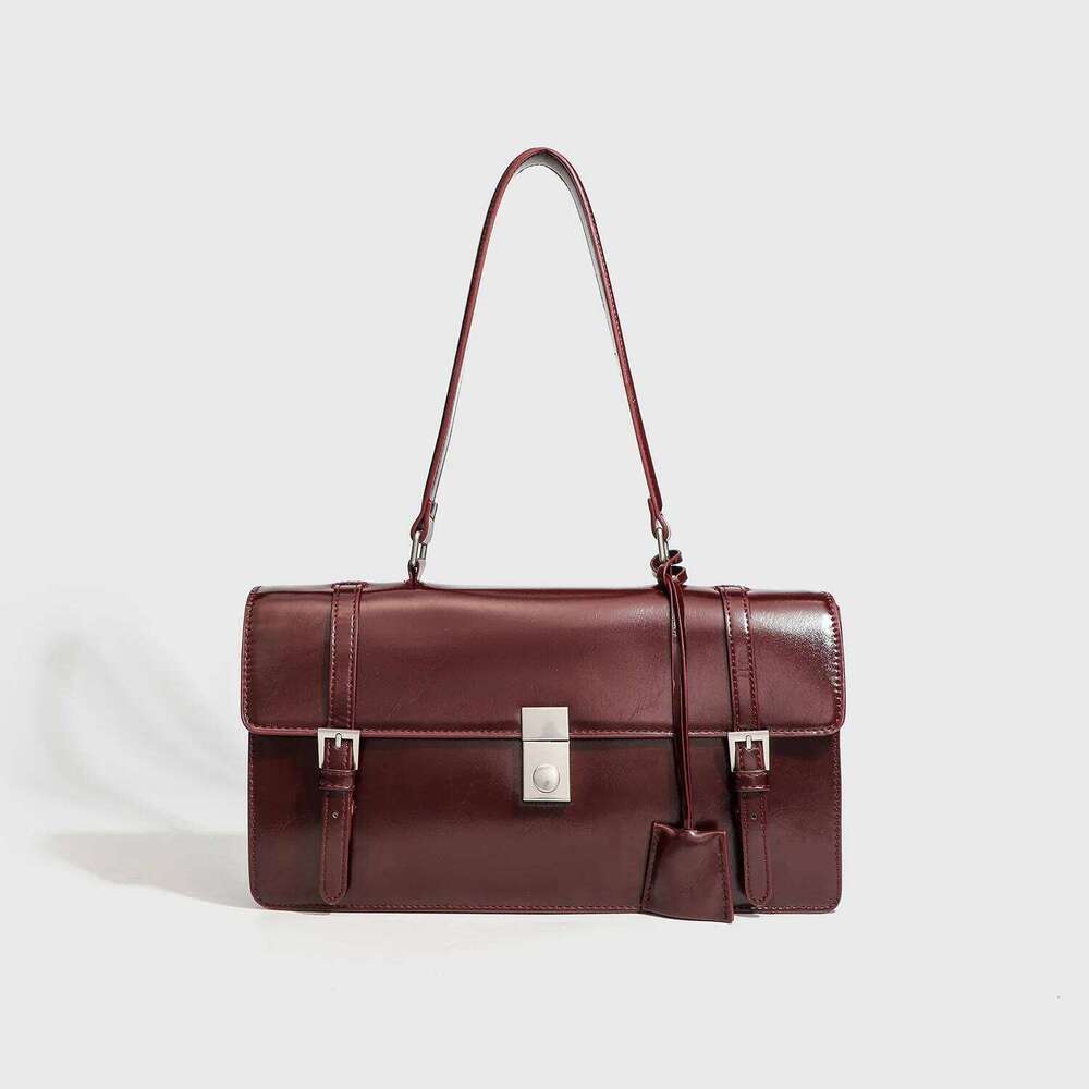 New Designer Women S Oil Waxed Leather Postman Handbag Accordion Flip Motorcycle Shoulder Retro Armpit Bag