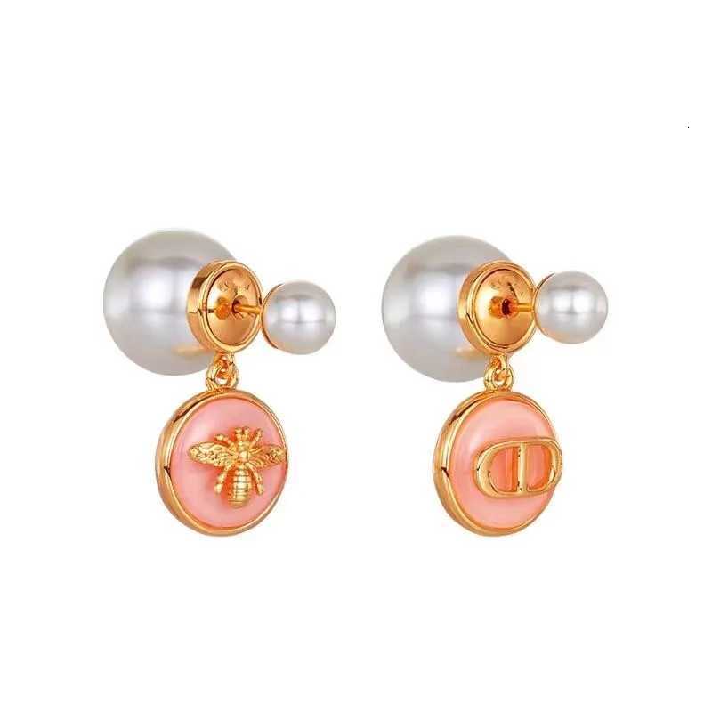 Light Luxury Style Creative Niche Design Earrings Pearl Pink Oil-Drip Letter Bee Earrings and Stud Earrings Y250820