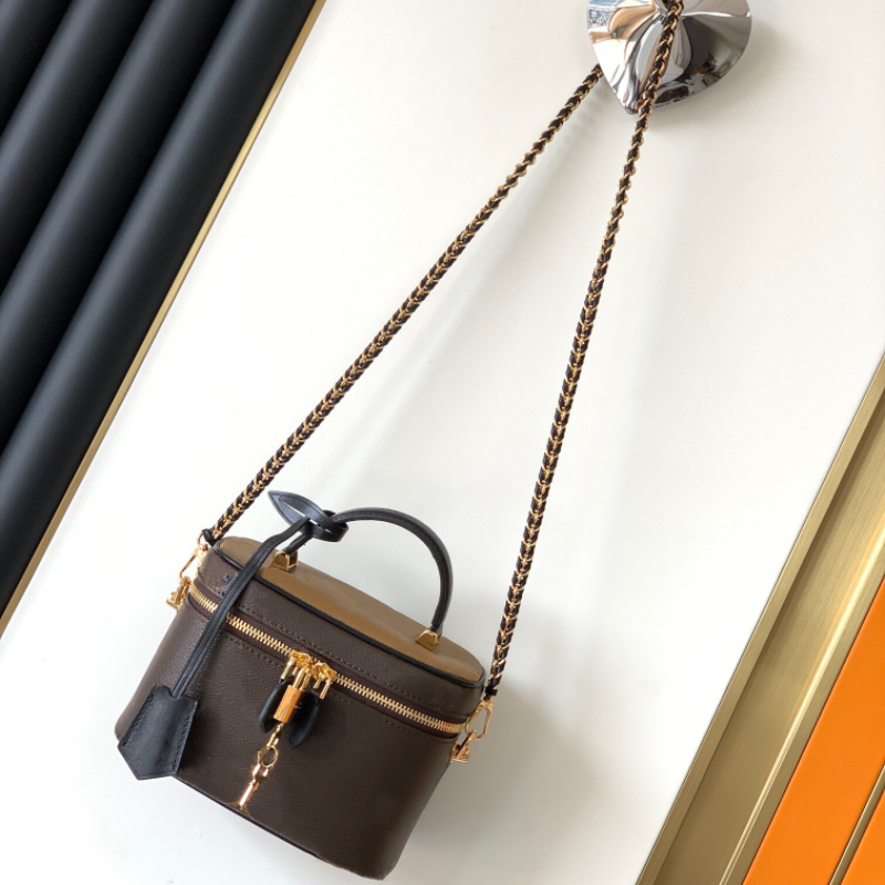 10a Luxury Bag designer bag designer cosmetic bag handbag designer cow leather toiletry bag classic makeup bag smooth leather handle leather key bag and woven chain