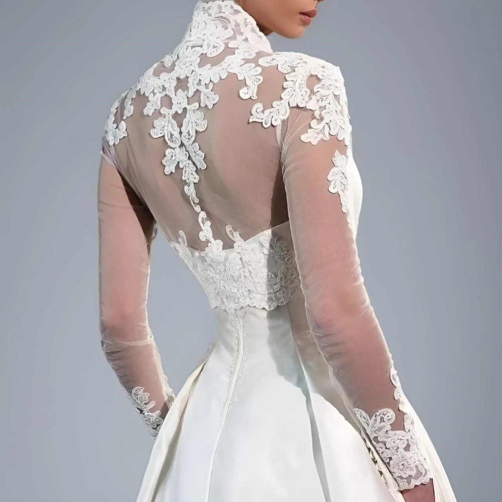 Lace Wedding Bridal Jacket Long Sleeves V Neck Appliques Button Bridal Shawl Coat Wedding Accessories Customized