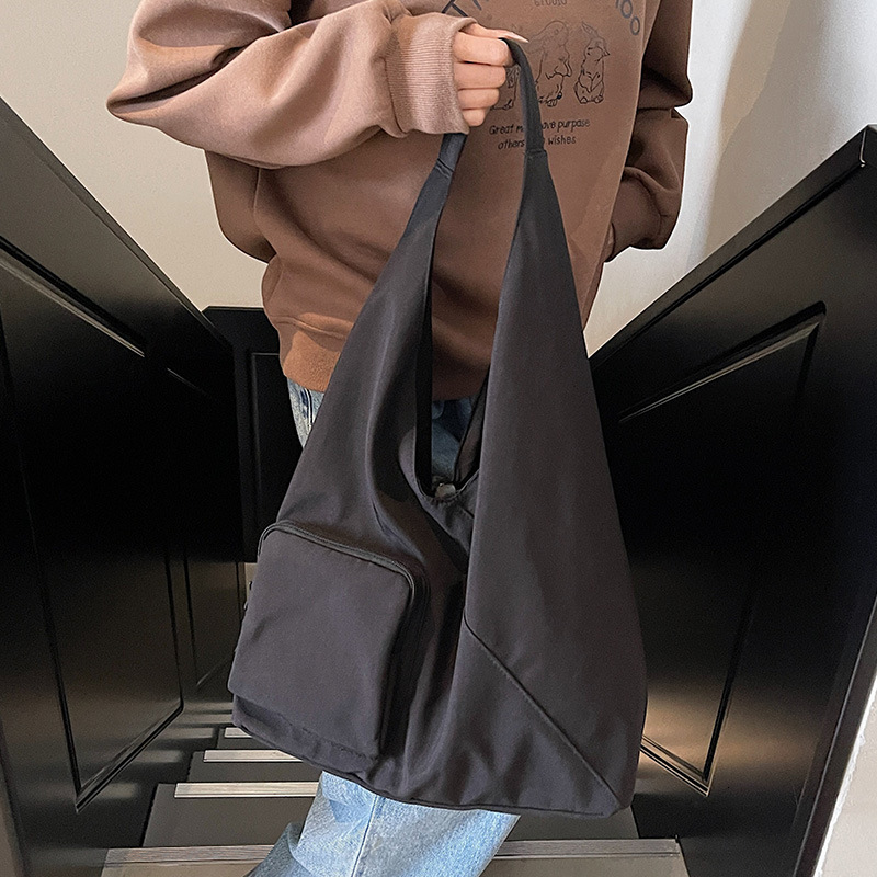 2025 Autumn Japanese style unprinted shoulder bag triangle bag large capacity crossbody bag commuting handbag women's canvas bag women's cro
