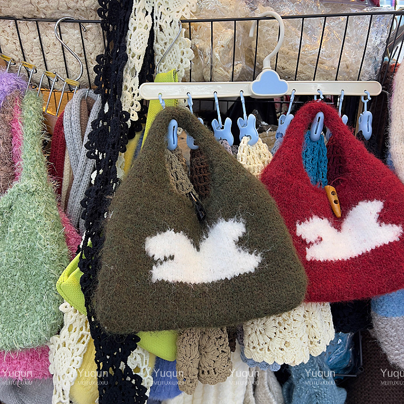 2025 Autumn Women's Handbag New Cute Knitted Bird Horn Button Knitted Yarn Handbag Shoulder Bag Women's Crossbody Bag Designer Bag Women