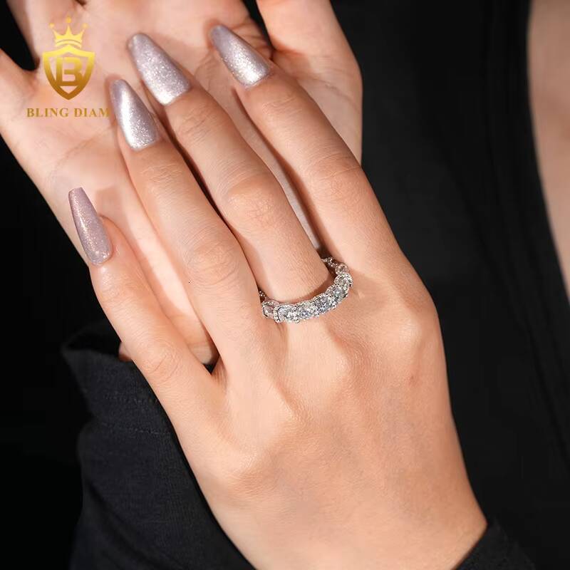 New Arrivals Moissanite Diamond 925 Sterling Silver Iced Out Engagement Rings Hoop Ring Round Cut Diamond Ring