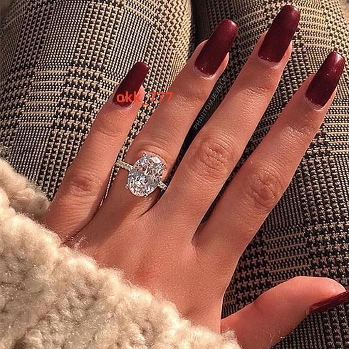 High Quality Ladies Engagement Wedding Ring Fashionable Trendy Brass Inlaid Zircon Fine Alloy Finger Moissanite Rings Oval Cut