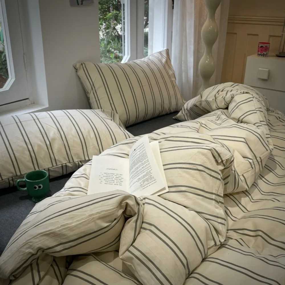 Reversible Striped Duvet Cover 3pcs Home Bedding SetGeometric Lines Comforter Cover Polyester Quilt Cover with 2 cases Y250819