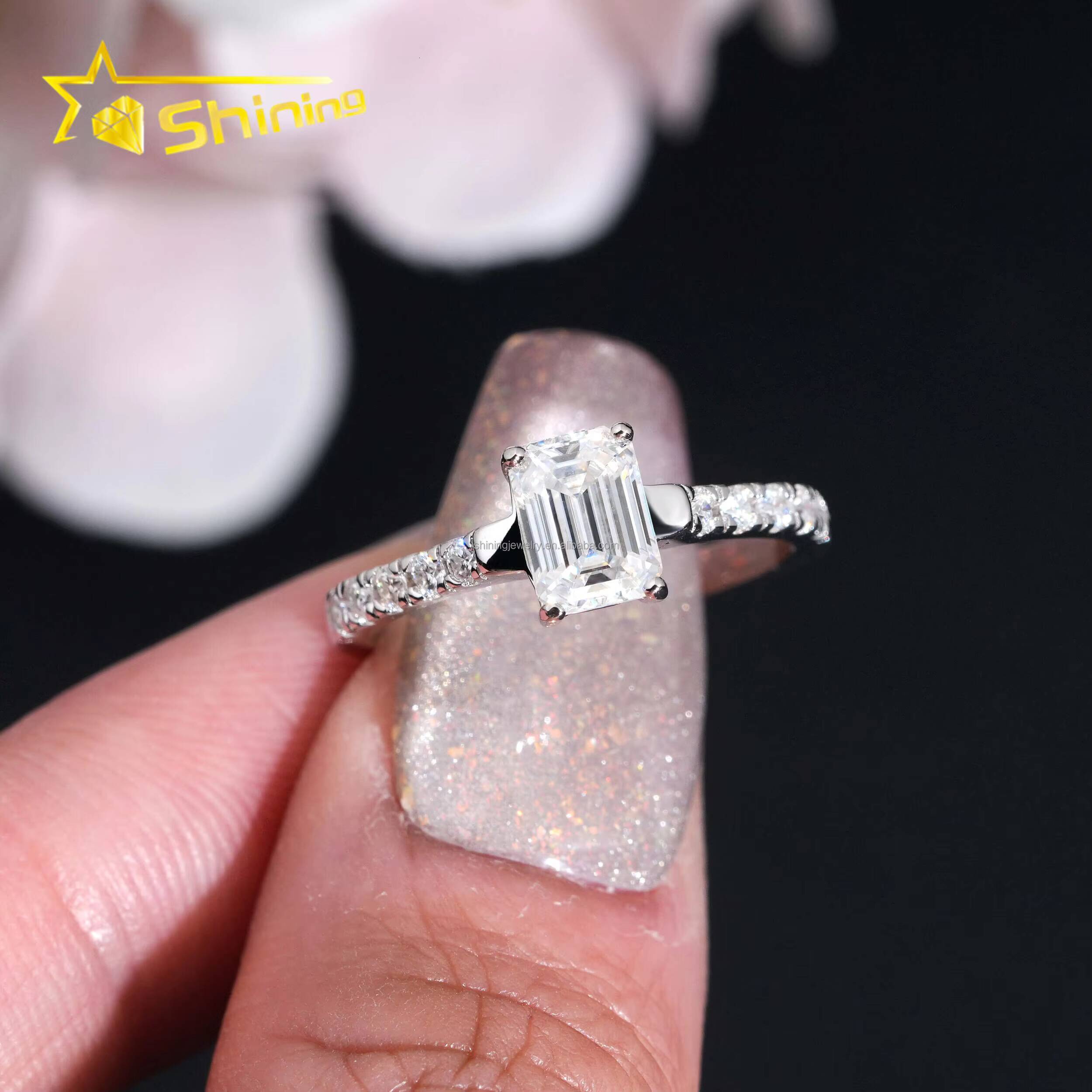 Pass Diamond Tester Women Style Luxury Jewelry Elegant 1Ct Emerald VVS Moissanite Diamond 925 Sterling Silver Engagement Ring