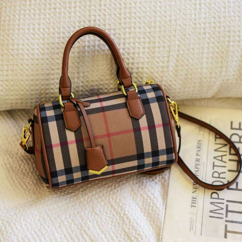 Classic Stripe Plaid Pattern Shoulder Bag PU Large Capacity Crossbody Tote Adjustable Strap Zip Closure Handbag For Daily Use