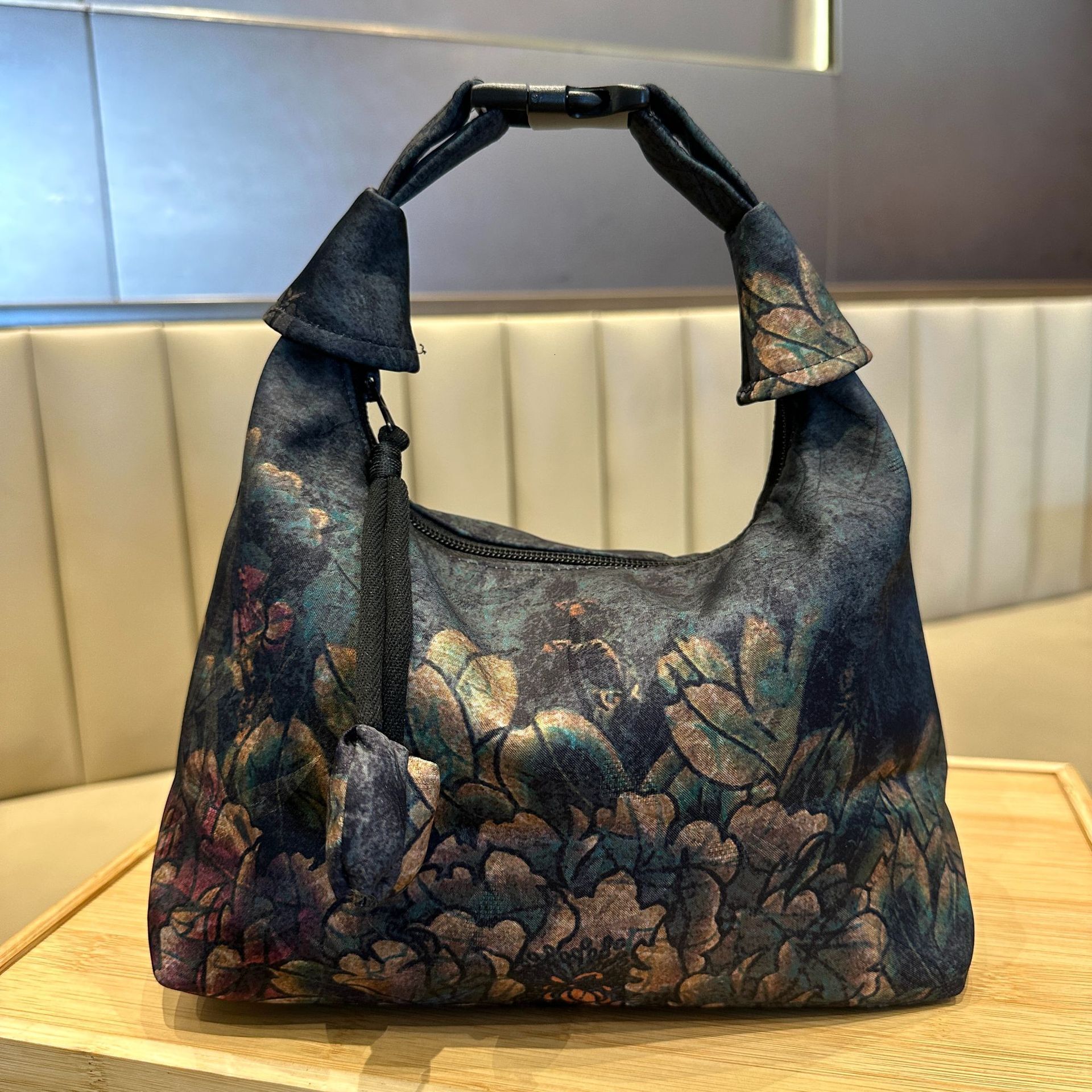 Autumn 2025 auspicious cloud silk crescent shaped crossbody bag Chinese retro trend handbag women's crossbody bag designer bag women's shoul