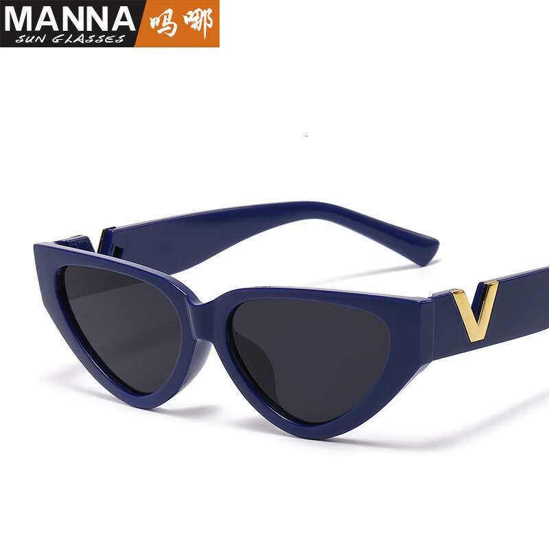 2025 New Modern Show Glasses Trendy Personality Zebra Pattern Fashion Small Frame Designer Cat Eye Sunglasses