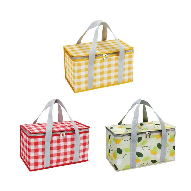 Outdoor insulated box, camping refrigeration bag, ice cube, portable camping popsicle, car mounted commercial stall, refrigerator, picnic basket