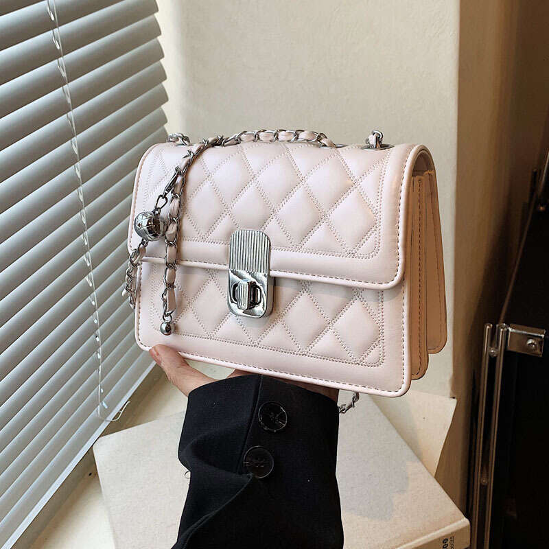 Designer Trendy Chain 2025 Summer New Fashion Simple Quilted Stylish Bags Design Small Square Crossbody Bag for Women