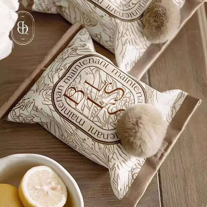 Retro Style Light Tissue Box, Paper Towel Storage Bag Case, Hand Painted Flower Printed and Dyed Plush Fabric