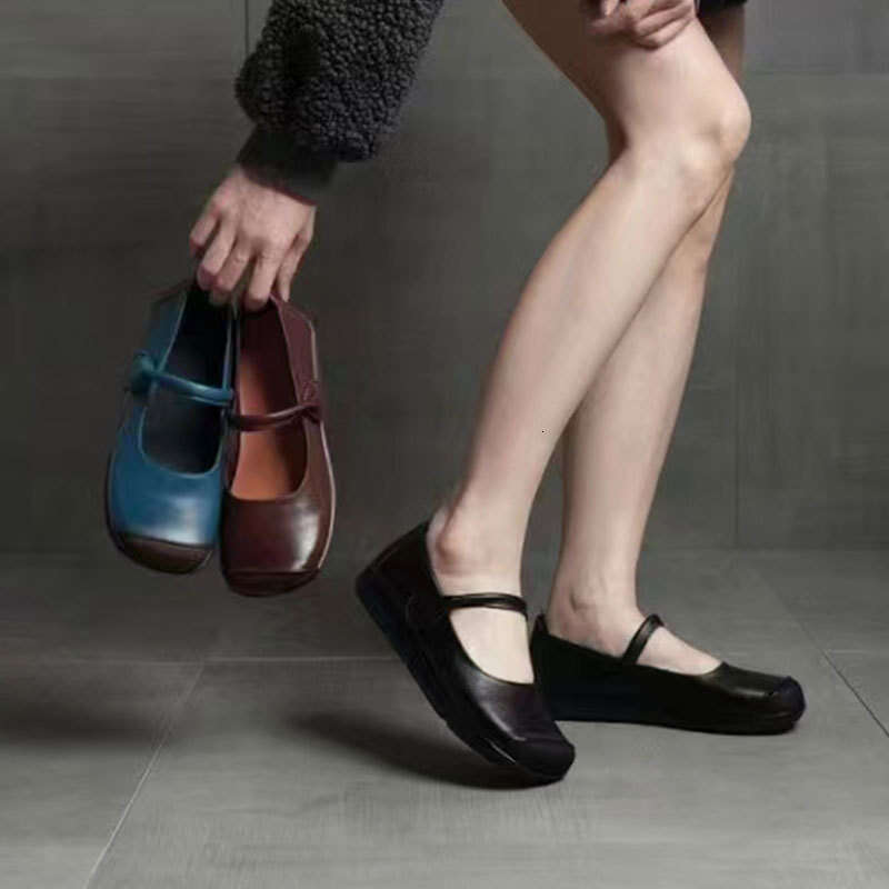 2025 Summer Autumn Flat Color Block Shallow Mouth Square Toe Women's Mom Large Size Middle-aged and Elderly Small Leather Shoes