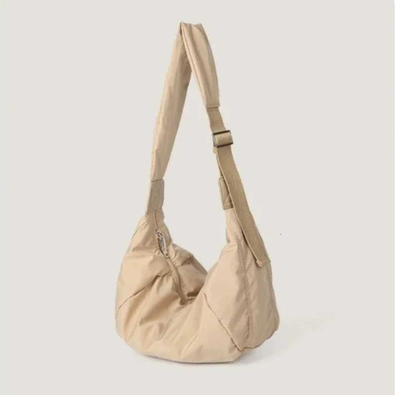 Ins Lightweight Nylon Cloth Shoulder Crossbody Bag for Womens Versatile Commuting Lodging Style Dumpling Bag Y250819