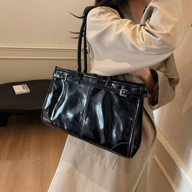 Capacity Large Tote for Commuting Designer to Bags Work 2025 Autumn New Fashion Single Shoulder Simple Casual Underarm Bag