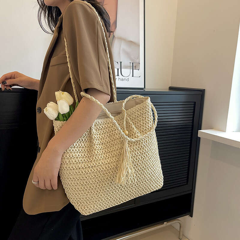 Vacation Beach Casual Woven 2025 New Designer Fashion Large Capacity Bags Straw Niche Simple Shoulder Bag