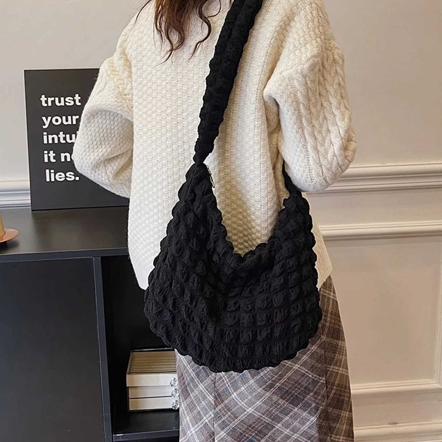New Women Crossbody Bag Pleated Design Embroidered Plaid Shoulder Bag Underarm Bags Simple Large Capacity Quilted Tote Bags Y250819