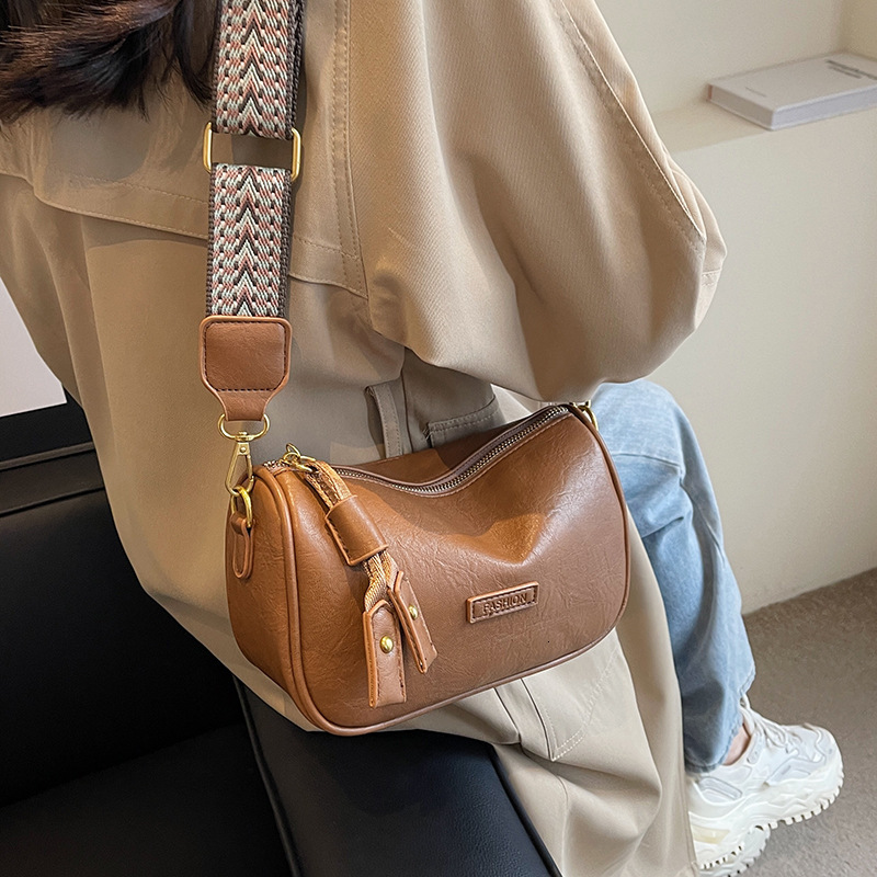 2025 Autumn Fashion Bag Autumn/Winter Retro New Wide Shoulder Strap Crossbody Bag Women's Small Bag Women's Crossbody Bag Women's Cross