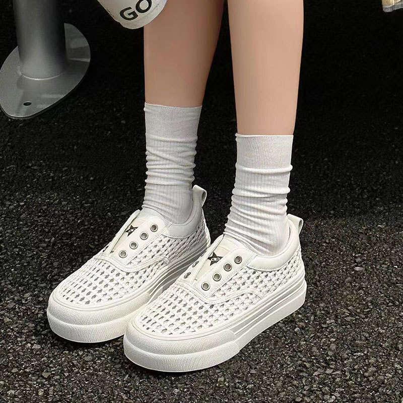 2025 New Summer Hollow Fisherman Breathable Woven Slip-On Lazy Shoes Versatile Sports Sneakers for Women
