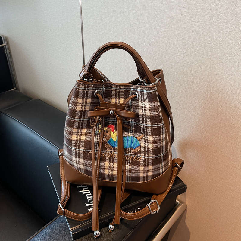 Student Bags Class Small Backpack 2025 New Designer Korean Version Trendy Fashion Double Shoulder Niche High-end Bucket Bag for Women