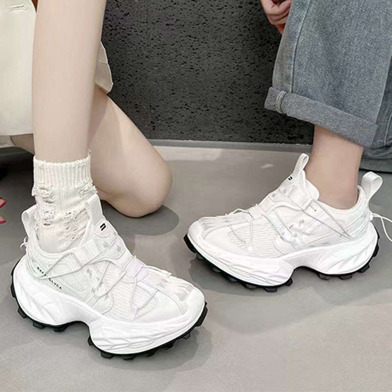 Star Style Paris Runway Functional Dad Shoes 2025 Summer Unisex Vintage Outdoor Breathable Couple Sneakers